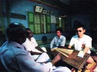 占いをしてもらう糸井氏