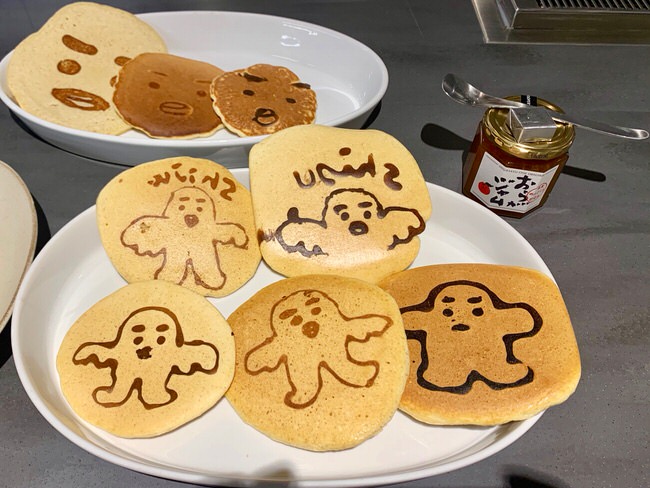 シジュの描かれたホットケーキ