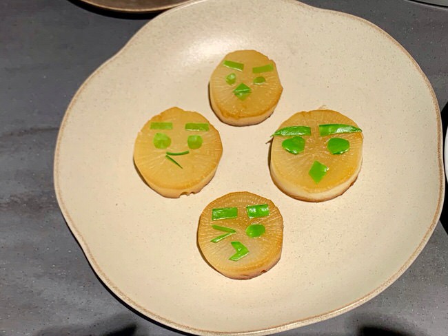 シジュの描かれた大根