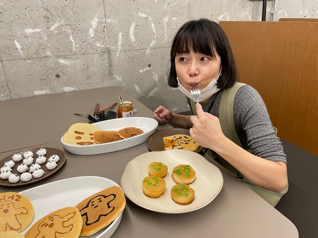 感想を述べるシオリン