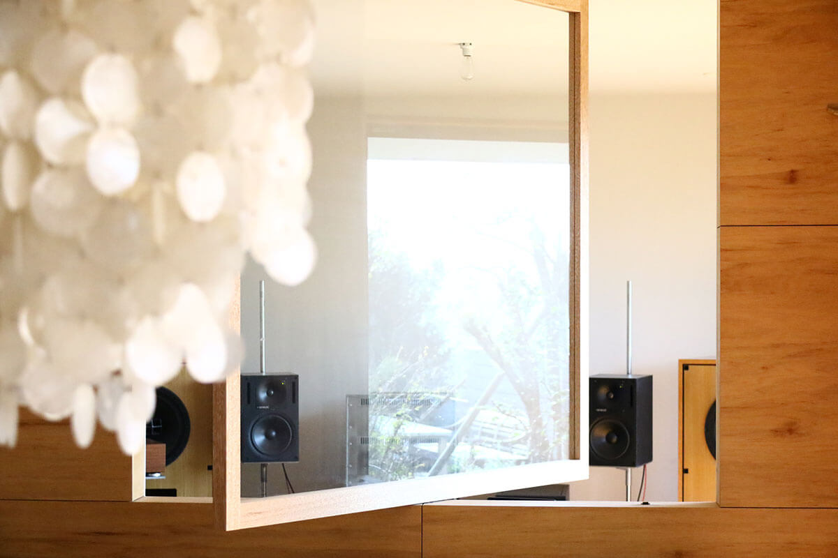 オーディオが置かれた部屋の画像