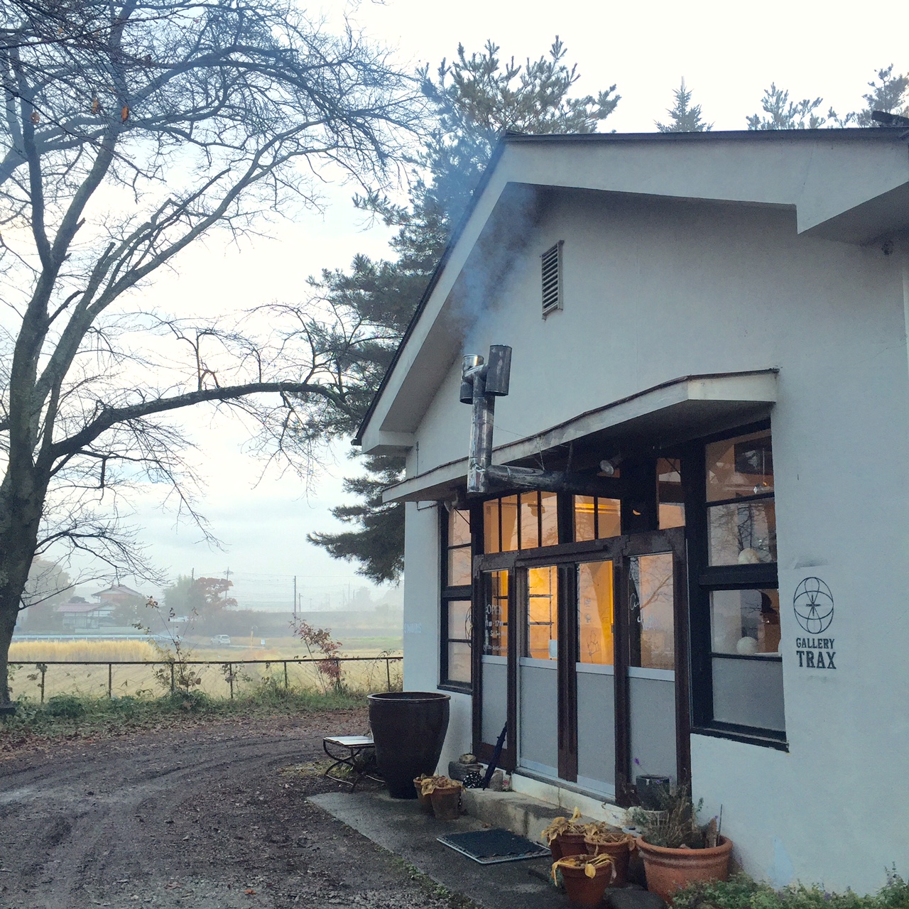 八ヶ岳に</br>ギャラリートラックスがあるだけで