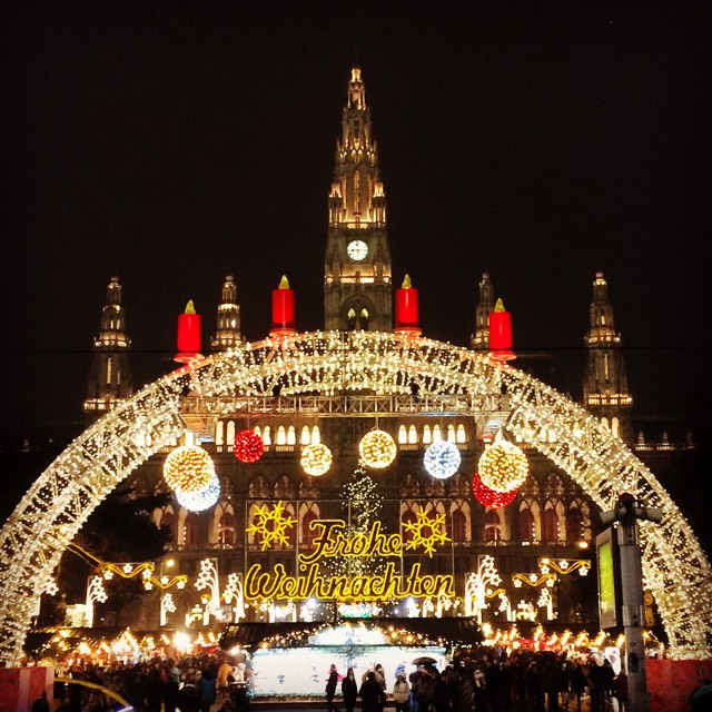 サンタ志望の25歳OLが、</br>元サンタの仕事の流儀を聞いてきた