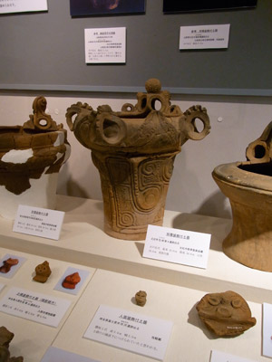 �����x�̓ꕶ�y��ɂ��������Ă�����̂�����܂��B �^�΂�Ă����̂��d�d�H �����ł�����Ă����̂ł��傤���H �֓��Ɣ����x�͓������������ƁA�����œǂ񂾋C�����܂��B