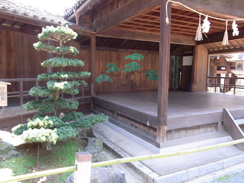 �\�y��������܂��B ���āA�Ж����Ő_�Ђ̖{�𔃂����̂ŊX�ɂ��ǂ�܂��傤�B