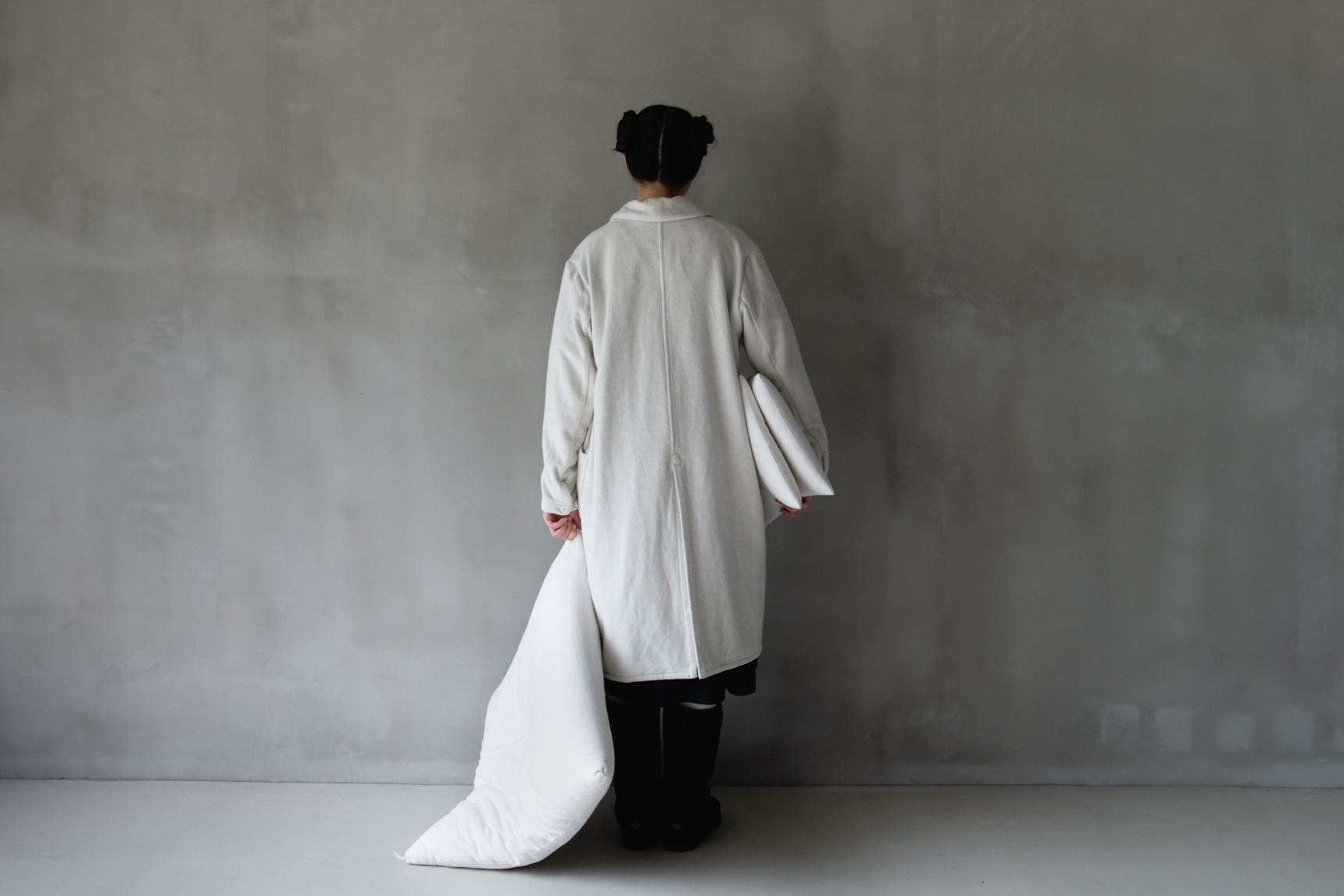 slide_atelier_coat_02_pc.jpg