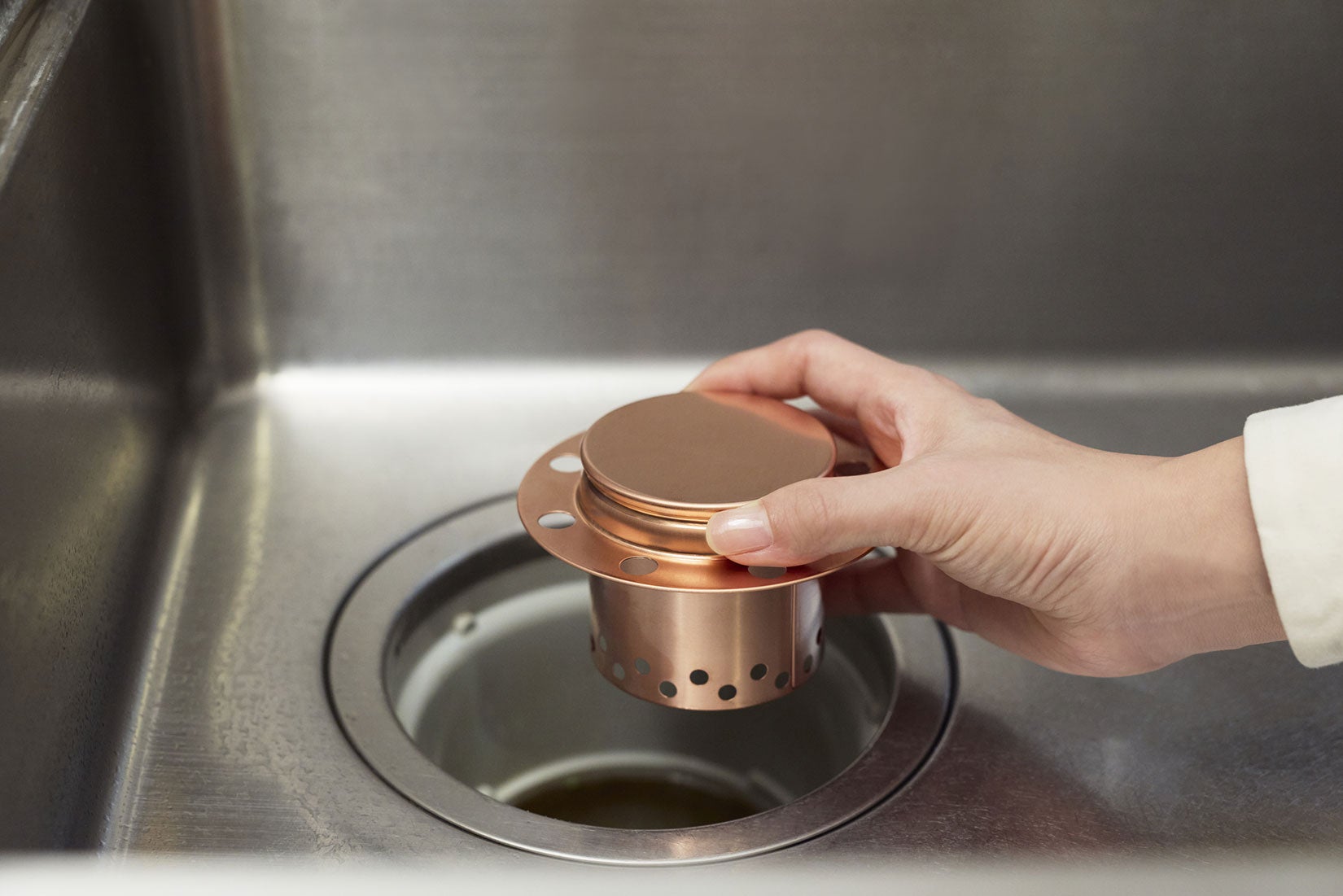 おそうじいらず?! 銅の排水口トラップ | KITCHEN TOOL WONDERLAND だい