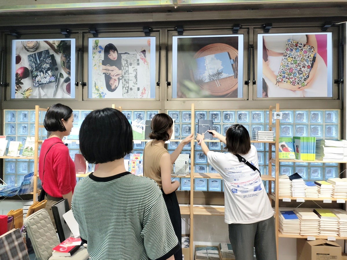 さぁ、設営だ！ - Happy Hobonichi Day! /「ほぼ日手帳2026」発売の