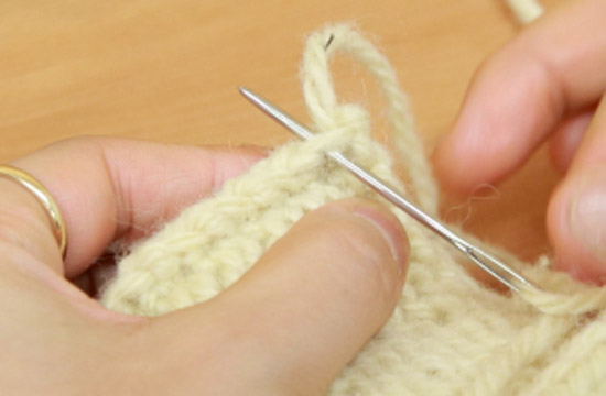 ほぼ日刊イトイ新聞 目薬ポーチで編みもの入門