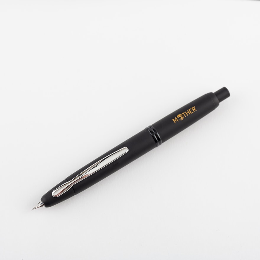 新品w ほぼ日のキャップレス万年筆 F（細字） MOTHERのおみせ ほぼ日のキャップレス万年筆（MOTHER） - ほぼ日MOTHERプロジェクト