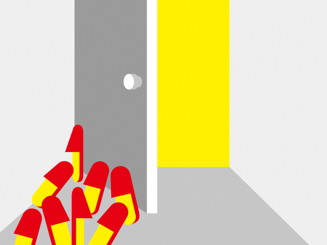 「内開きのドアがスリッパをかき寄せるシーン」