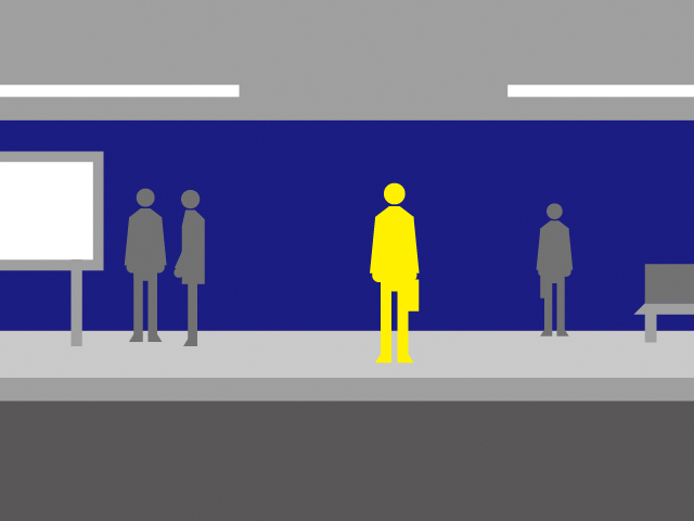 「別れの挨拶をした相手が向かいホームの正面にしばらくいるシーン」