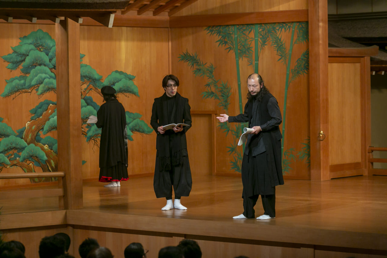 時に語りかけるように