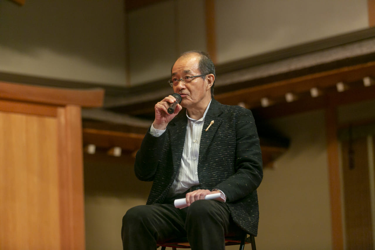 「むき出しの空間がおもしろい」と河野