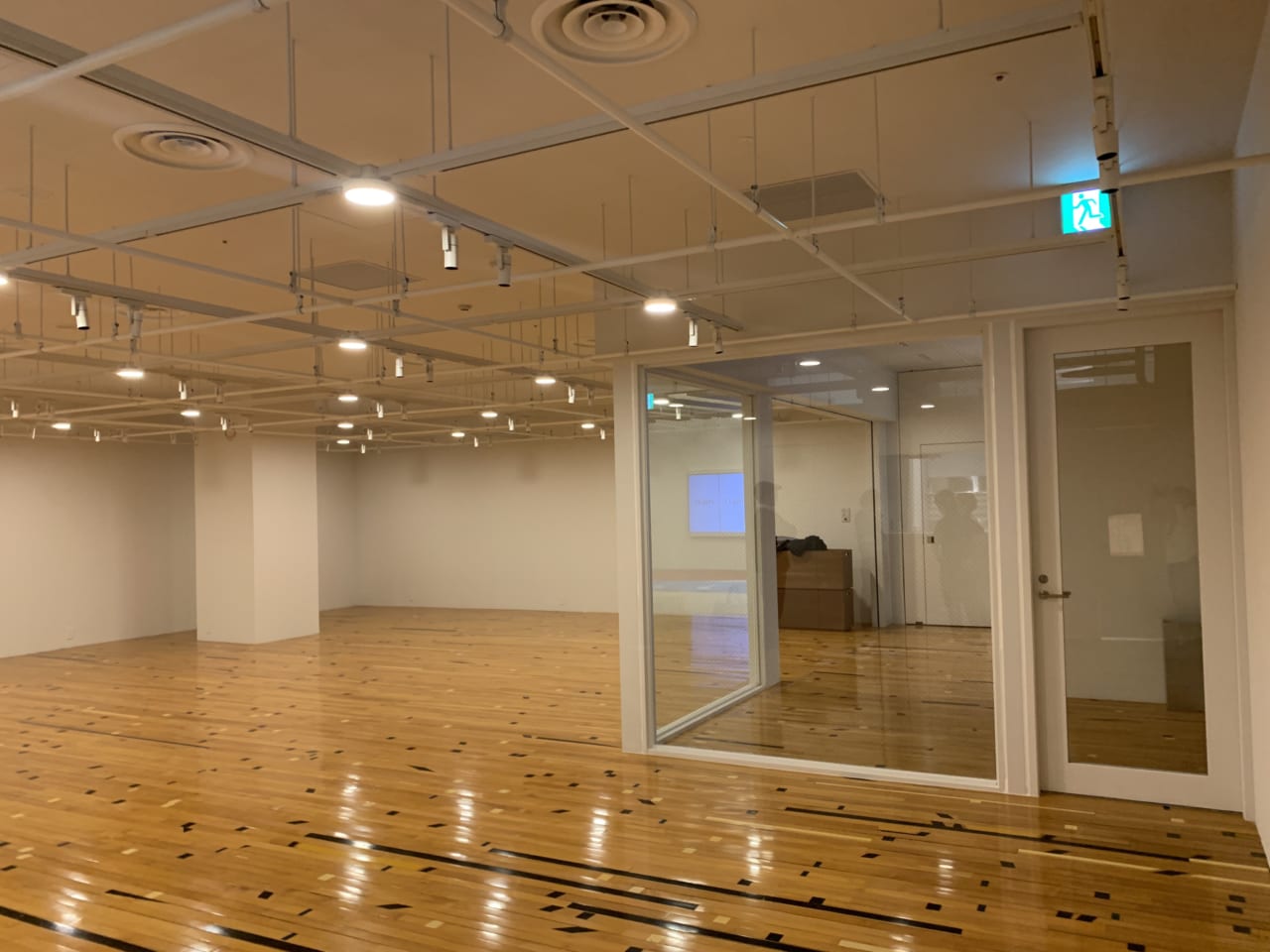 ここが「ほぼ日曜日」の現場。本屋さんが集まる現場です。