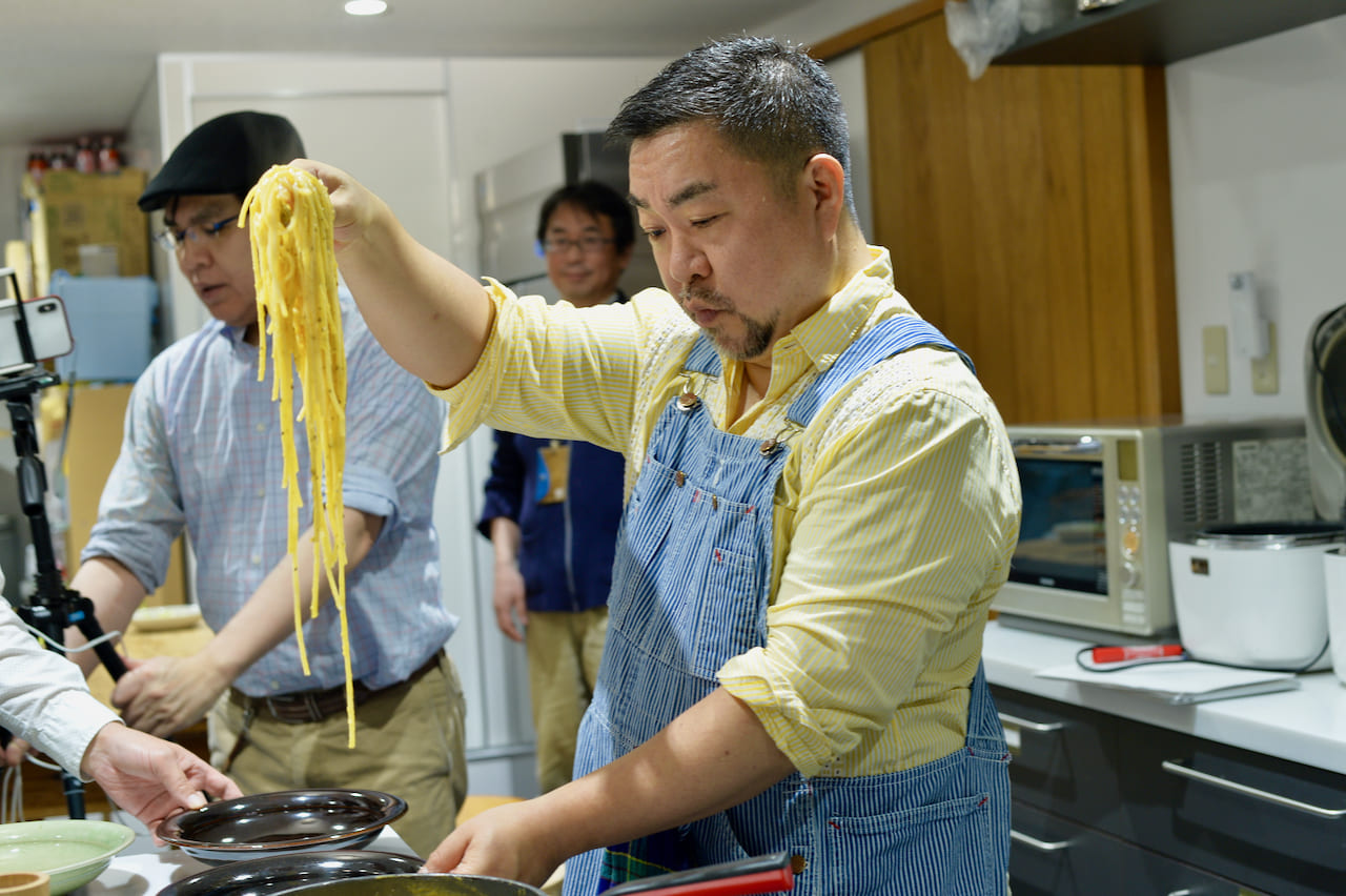 ▲お皿に盛りつけます。