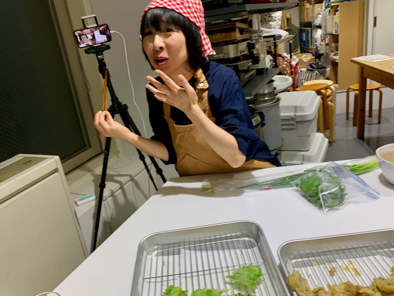 ▲揚げたてをとにかく次々食べていた私。