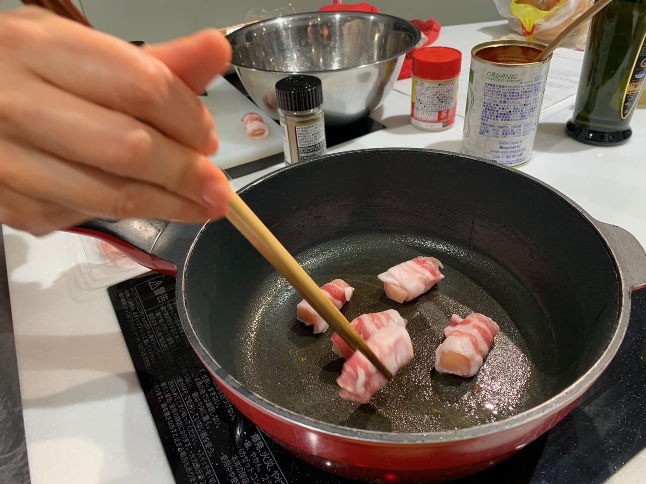 ▲新生姜を豚肉で巻いて焼く。ビールがほしいです。