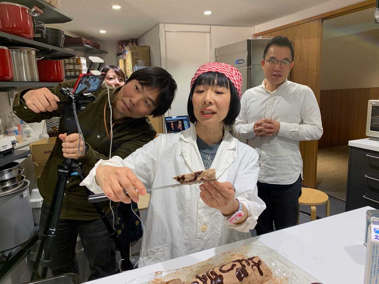 ▲システム部のただくんとベイちゃんも。ただくん、来てすぐにカメラを動かす。