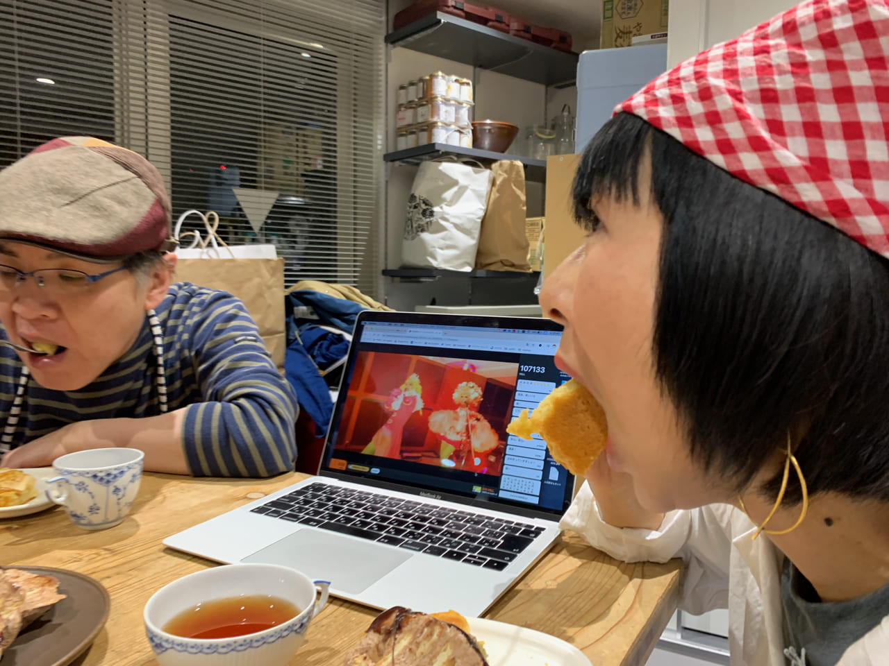 ▲レさんを見ながらね。