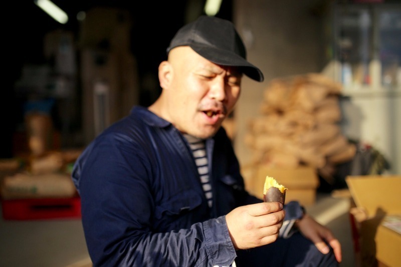 郡山の、めんげ芋。しっとりしたケーキみたいで、びっくりします。