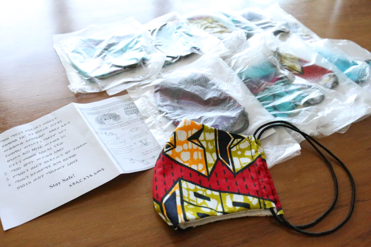 鮫島さんの工房でつくったマスク。近隣や貧しい人たちに寄付している。