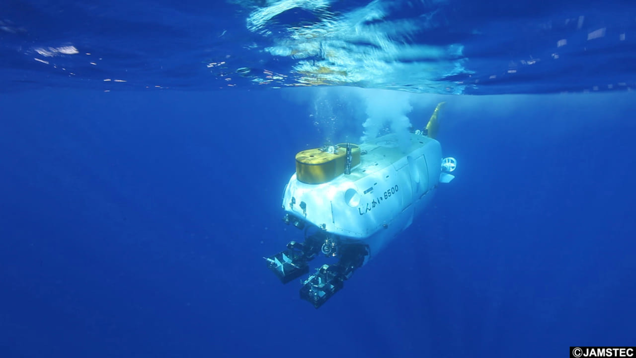 深海に潜って調査する「しんかい6500」。