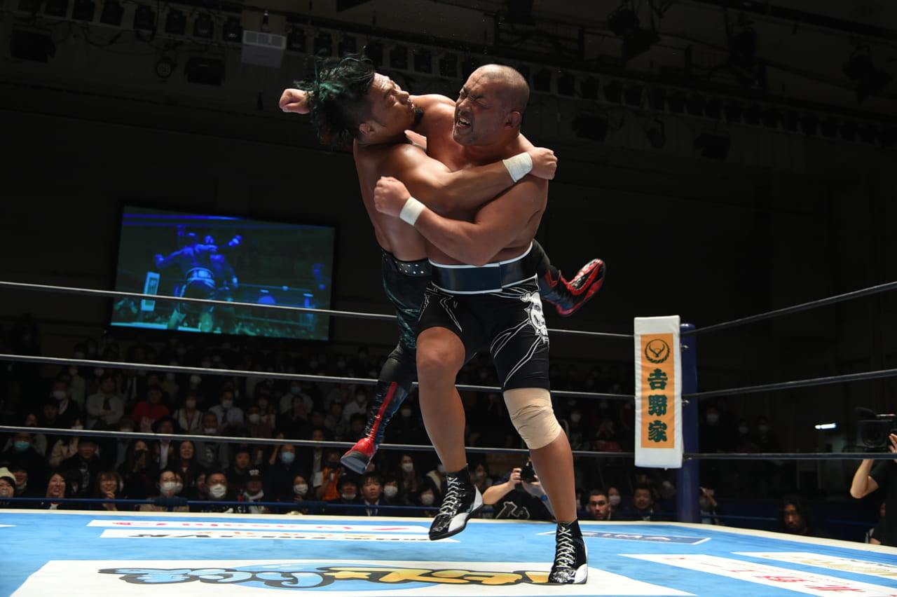 写真：©新日本プロレス　