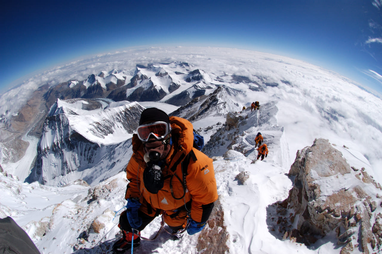 チベット側、エベレスト8750メートルよりチベット高原を望む。