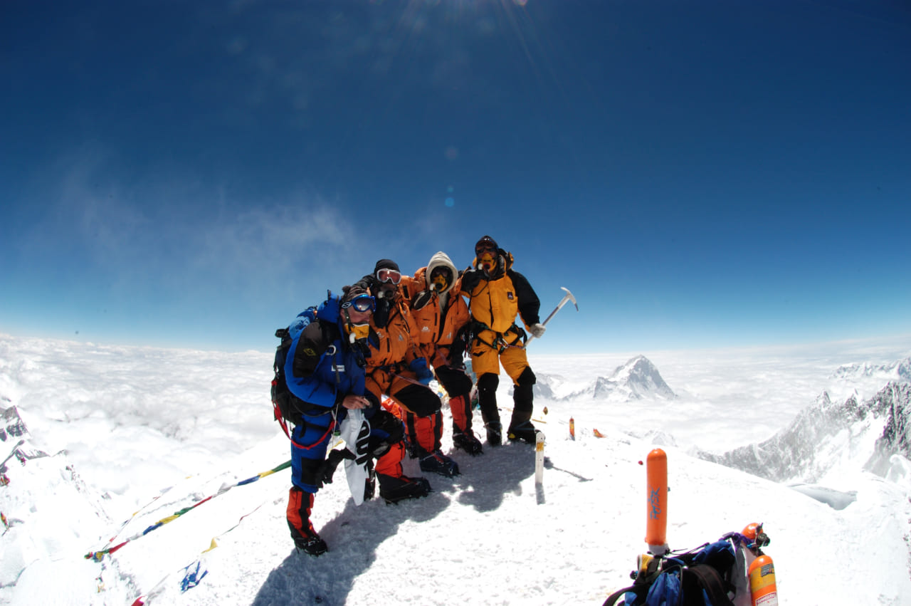 はじめてのエベレスト山頂、2004年。