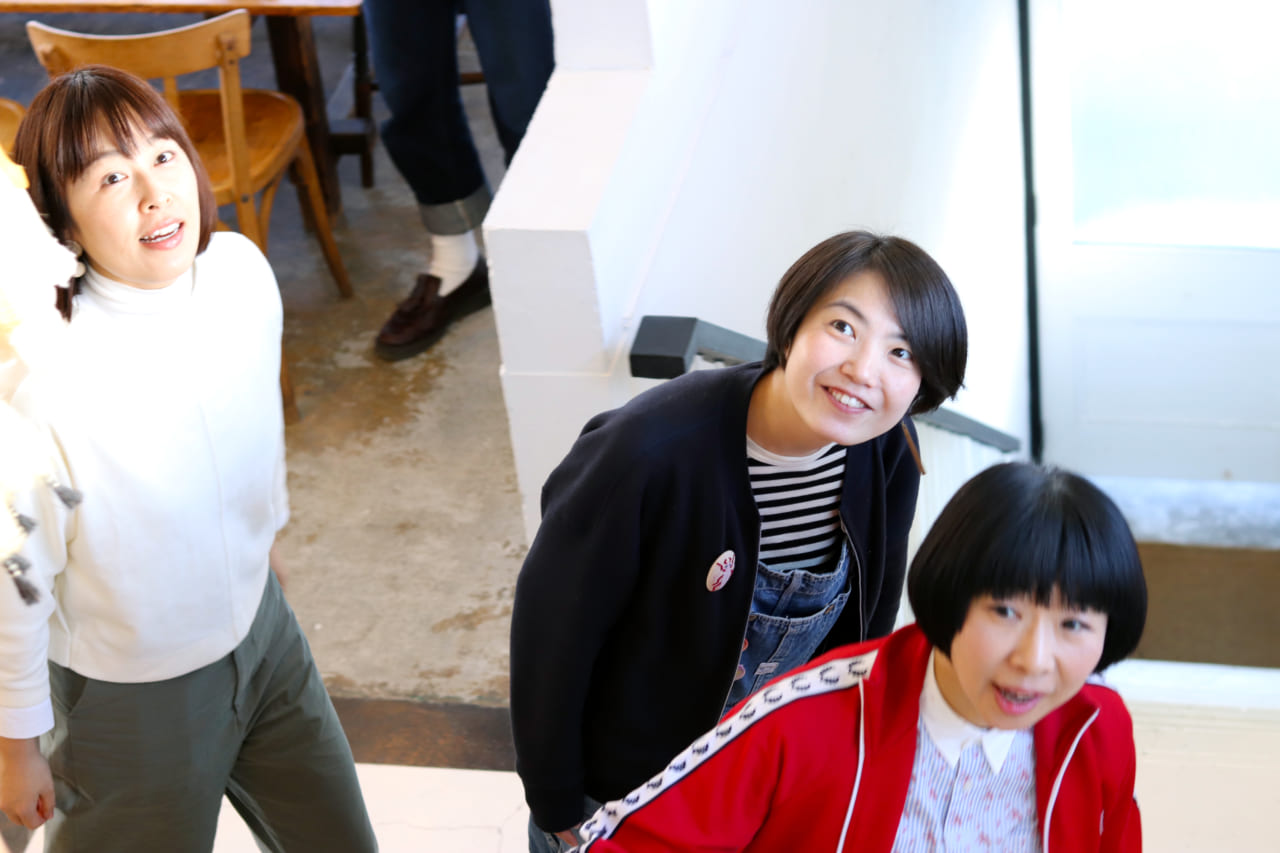 ▲カフェのある２階から洋服のある３階へ。