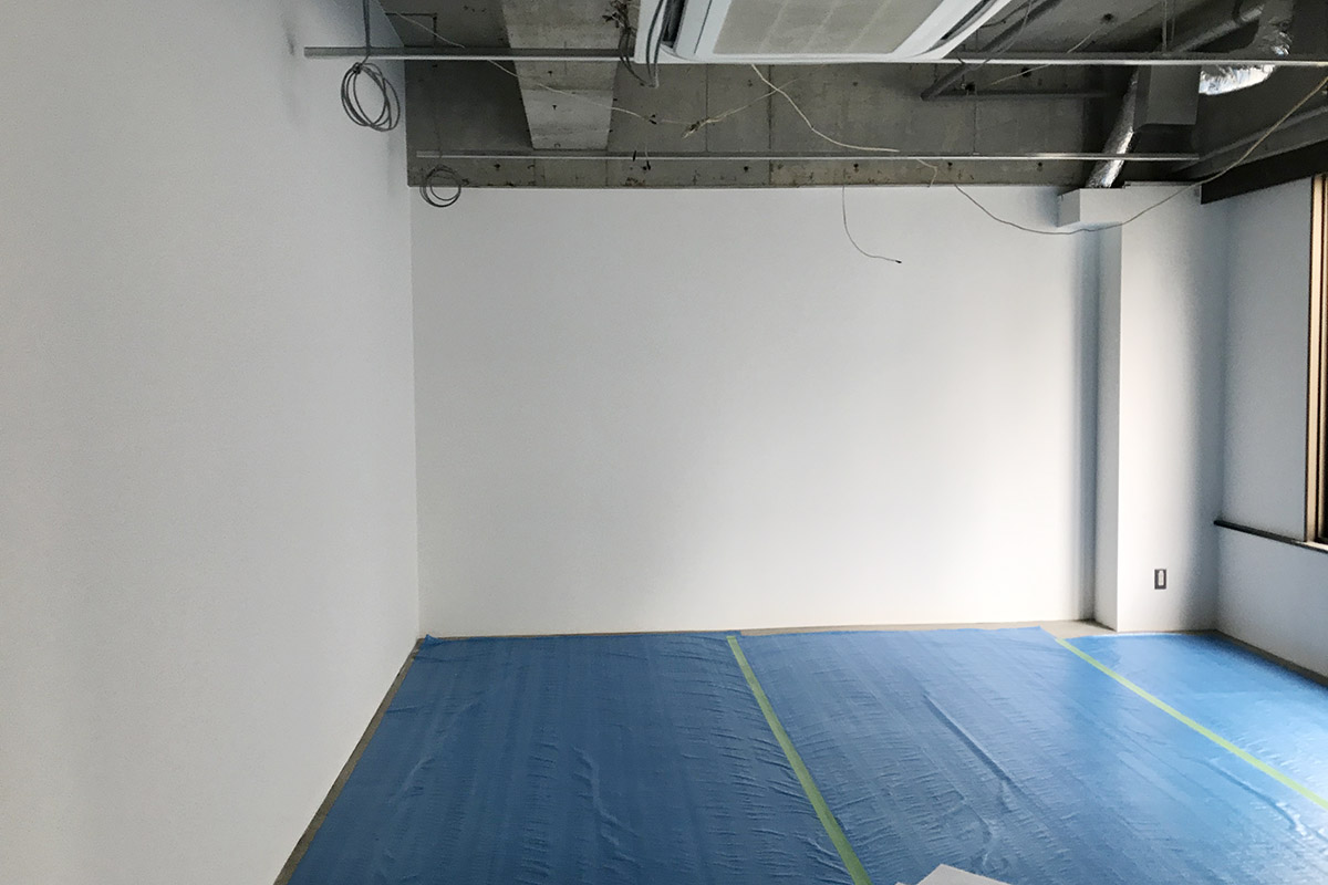 ▲シンプルで、ほどよく白い壁。いい空間です。