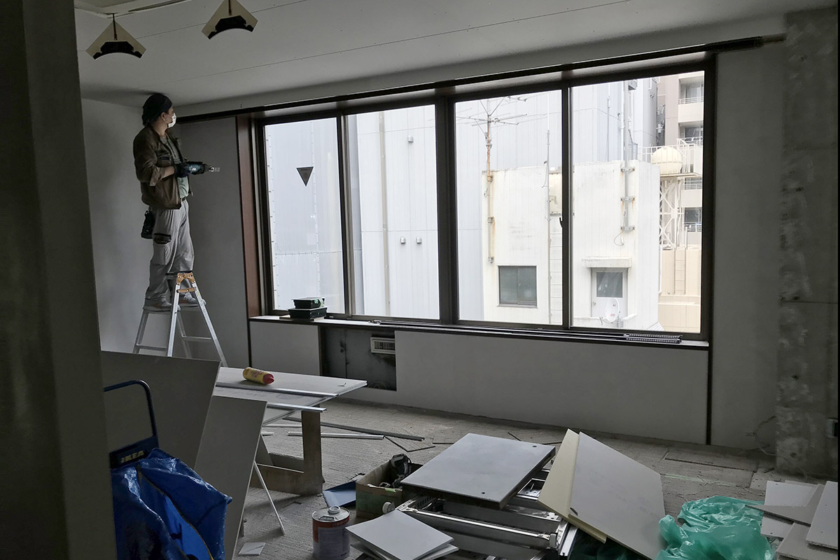 ▲大きな音を出しながら、豪快に工事中。