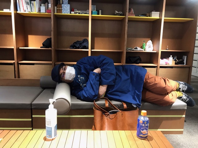 ▲初日なので、天丼を食べすぎたりもしますよね‥‥。