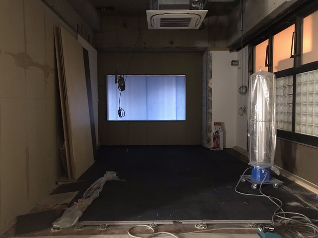 ▲内側はこんな感じ。まだなんにもないんです。