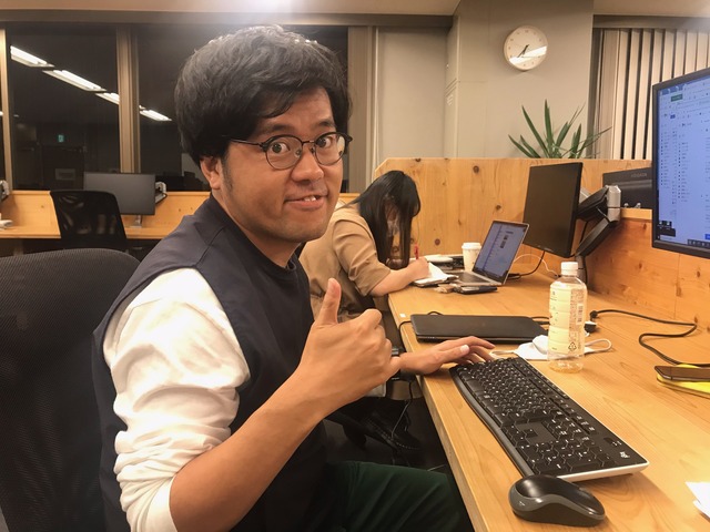 ▲乗組員おかださんの決め顔は、神田でもバッチリです。