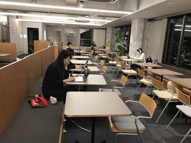 ▲そんなこんなで夜も更けて、あっという間に初日が過ぎていきました。