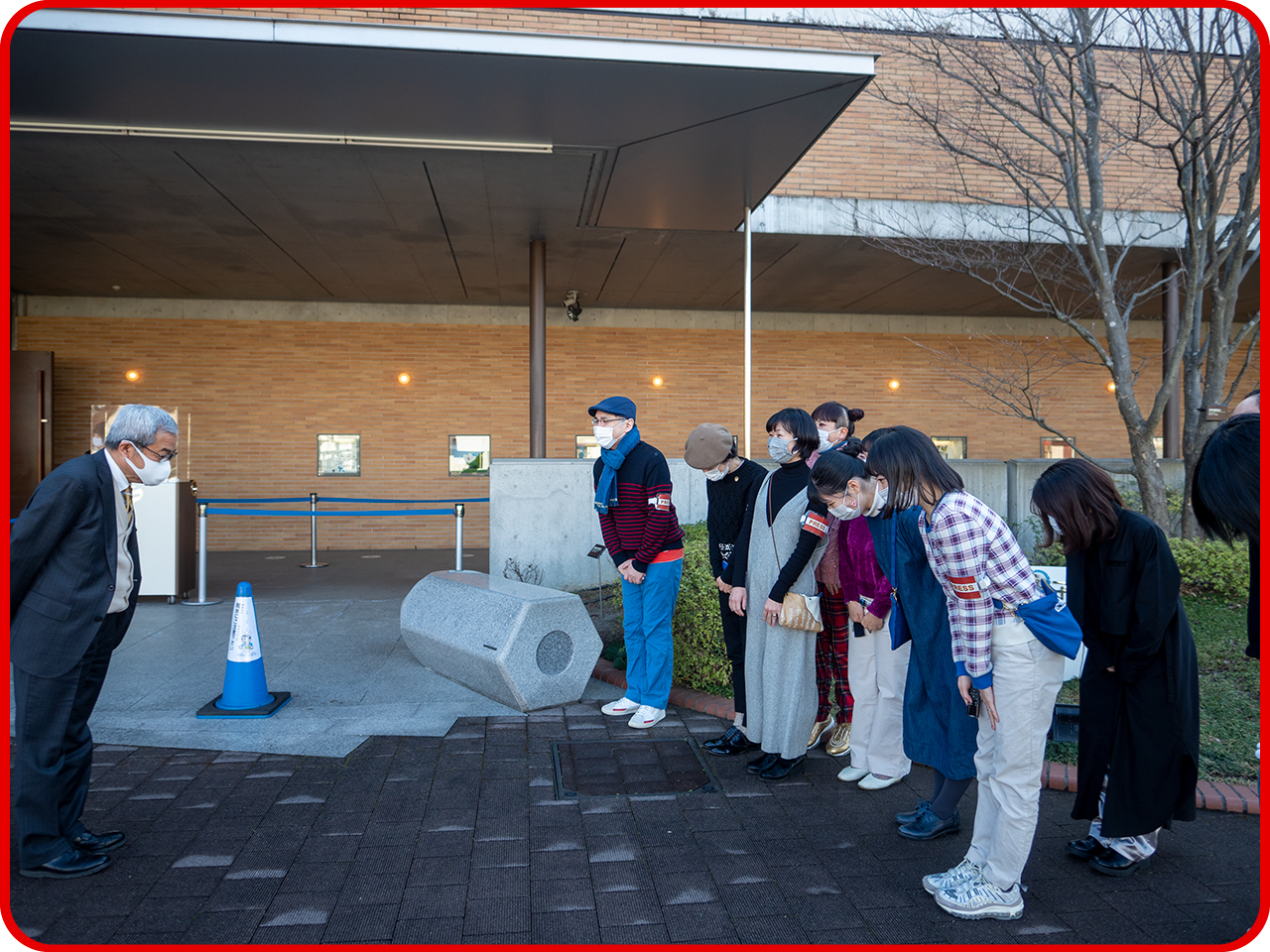 ▲館長の宮野さん。
「こんにちは。よろしくおねがいします！」