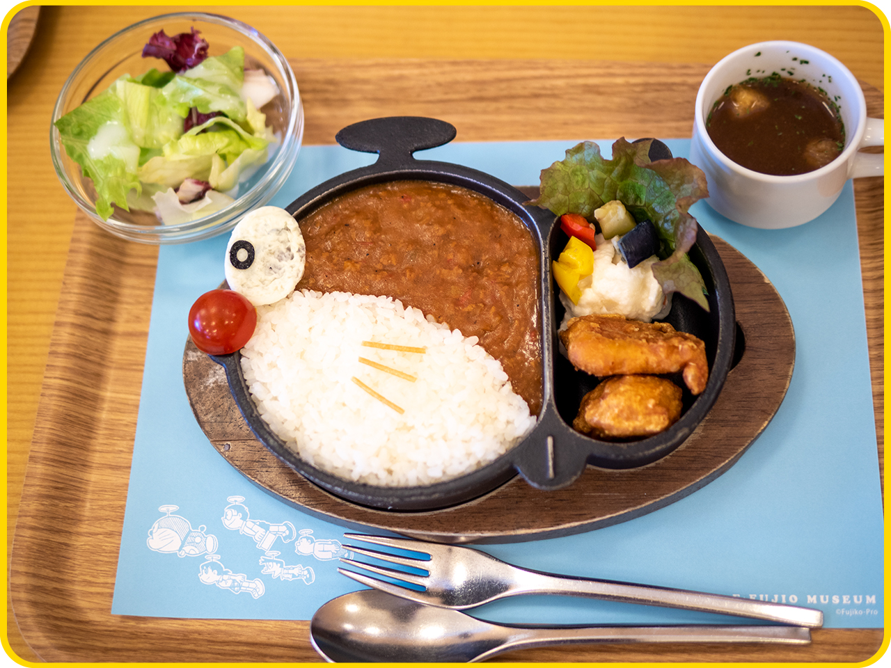 ▲「空飛ぶドラえもんカレー」