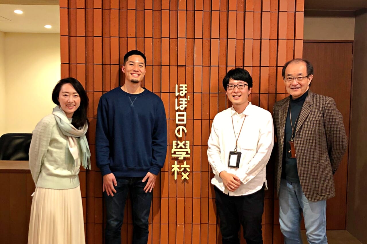 左から、三浦さんのことを教えてくれた日野さん、三浦さん、デキ、コウノ。