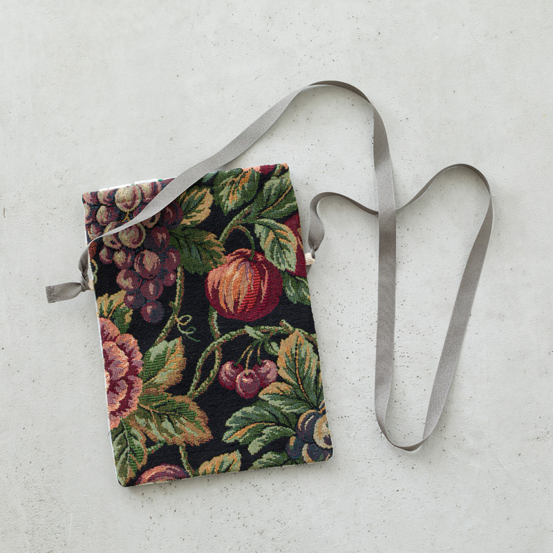 ▲こんなにすてきなサコッシュが並びます。