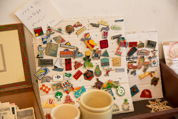 ▲ヴィンテージのピンバッジ。
このなかに、私が思わずときめいて
購入したピンバッジがあります。