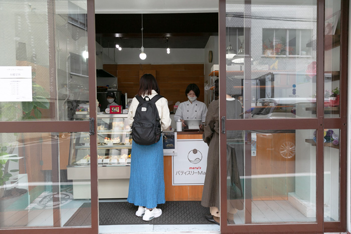 ▲私はプリンと、シュークリームと、
ピスタチオのショートケーキを購入しました。
プリンは「かため」と「やわらかい」タイプが選べます。