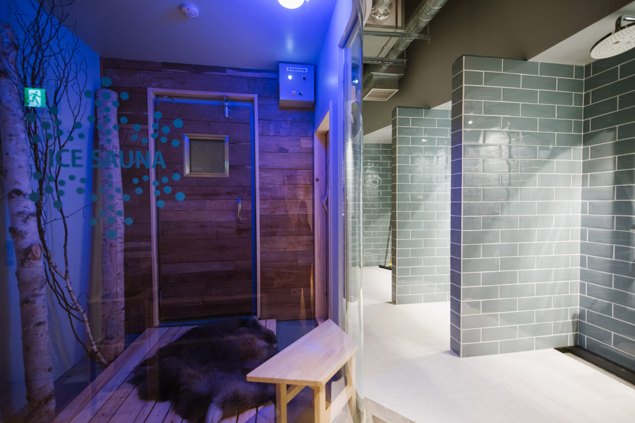 ▲マイナス25度の「アイスサウナ」とシャワースペース