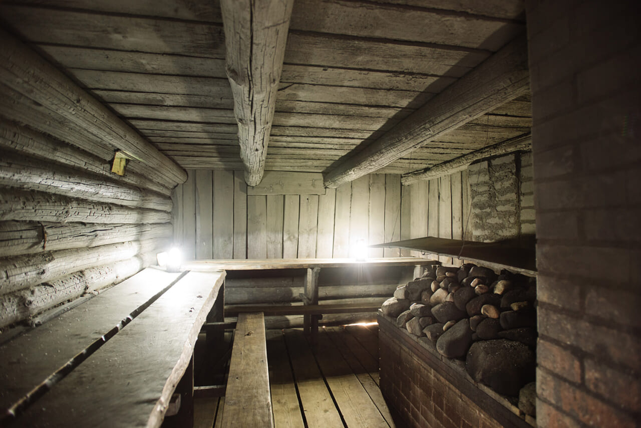 ▲スモークサウナの内部。煙突がない！（撮影：池田晶紀）