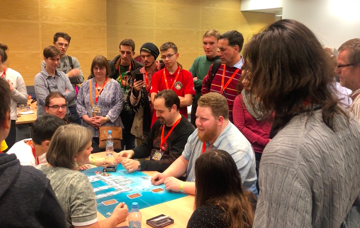 ▲白熱する決勝テーブル。