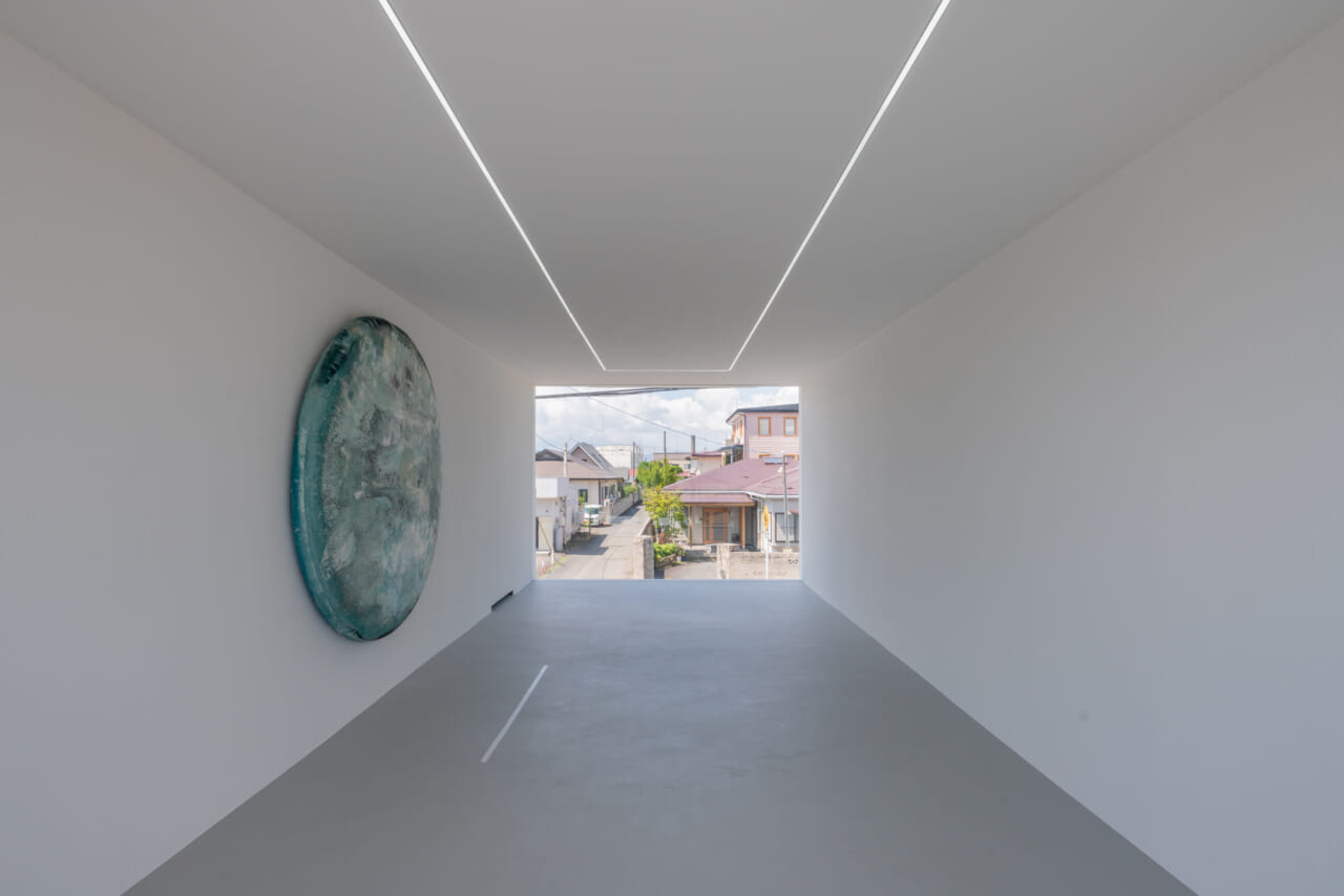 タイトル：space
制作：2020年
十和田市現代美術館「インター + プレイ」展　参加作品／

space
Year: 2020
 Inter+Play, Towada Art Center／

PHOTO：
小山田邦哉／

Photo：
Kuniya Oyamada