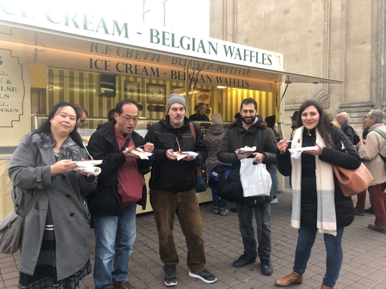 ▲みんなで食べたベルギーワッフル、おいしかったです。
