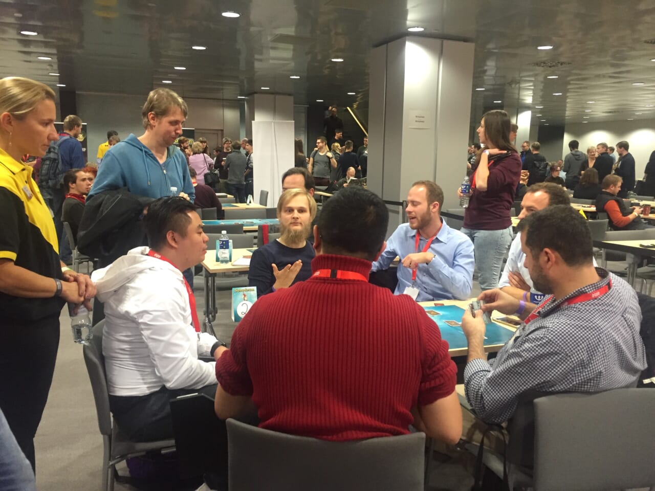 ▲みんな、真剣‥‥！