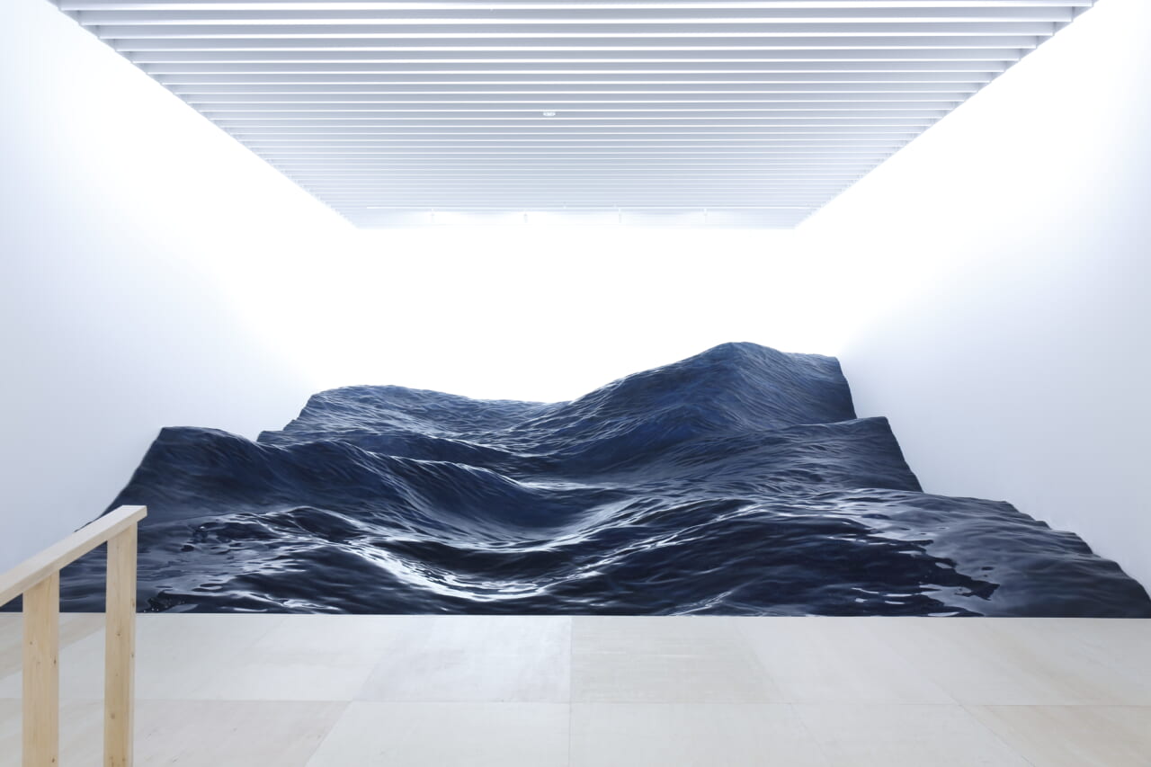 タイトル：景体
制作：2019 年
森美術館 「六本木クロッシング2019展：つないでみる」 参加作品／


Contact
Year：2019
 Roppongi Crossing 2019: Connexions, Mori Art Museum, Tokyo／

展示風景：「六本木クロッシング2019展：つないでみる」森美術館（東京）2019年
撮影：木奥惠三
画像提供：森美術館（東京）／

Installation view: Roppongi Crossing 2019：Connexions, Mori Art Museum, Tokyo, 2019
Photo: Kioku Keizo
Photo courtesy: Mori Art Museum, Tokyo